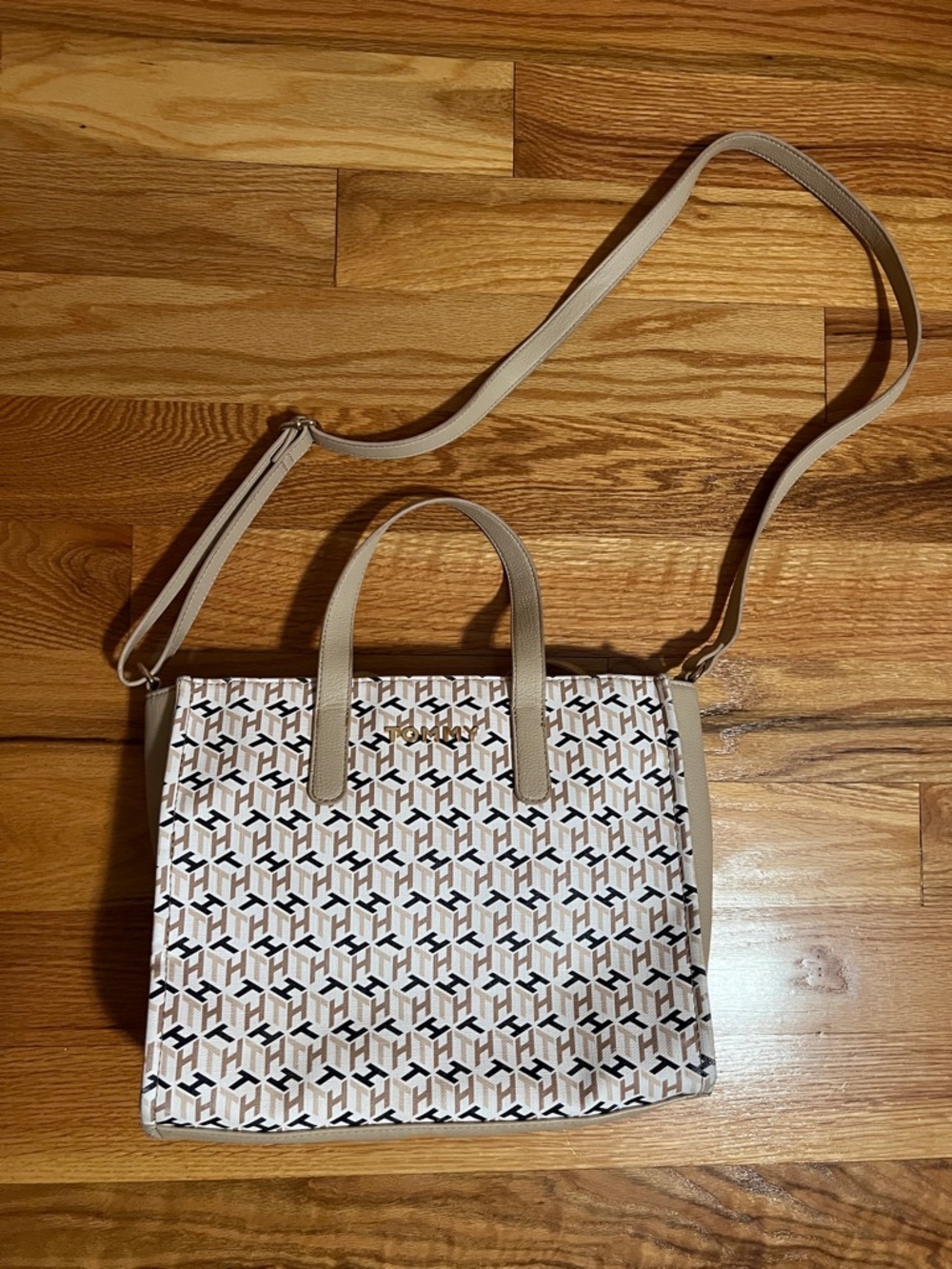 Tommy Hilfiger Beige & White Monogram Satchel with Crossbody Strap - Picture 2 of 6